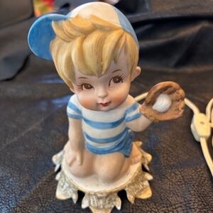 Alladin Vintage giftware baseball boy light (night light)